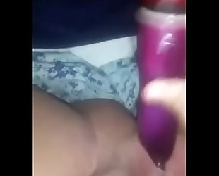 Solo amature wife dildoing pussy